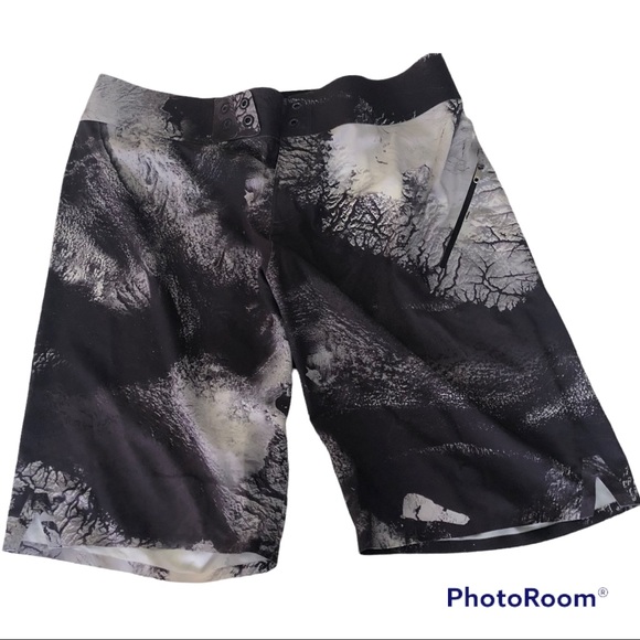 lululemon athletica Other - Lululemon black gray print swim trunks